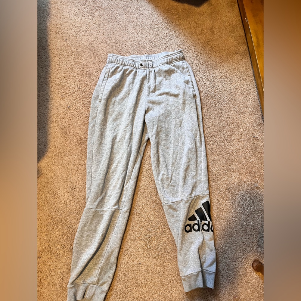 ADIDAS SWEATPANTS SIZE: M